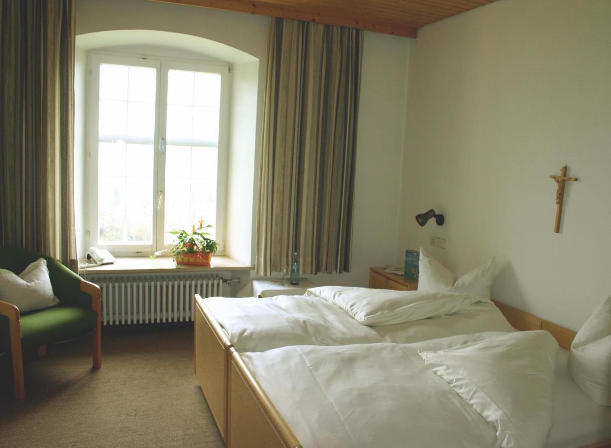Tagungshaus Im Kloster Neresheim Hotel ภายนอก รูปภาพ