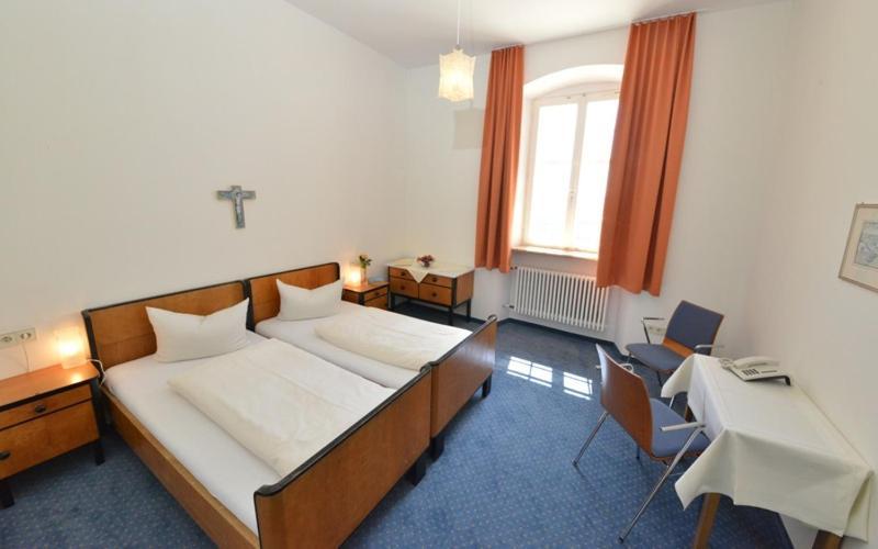 Tagungshaus Im Kloster Neresheim Hotel ภายนอก รูปภาพ