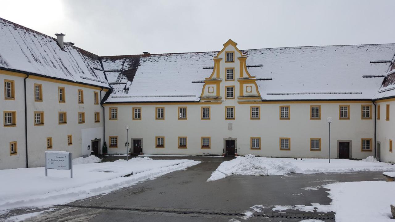 Tagungshaus Im Kloster Neresheim Hotel ภายนอก รูปภาพ