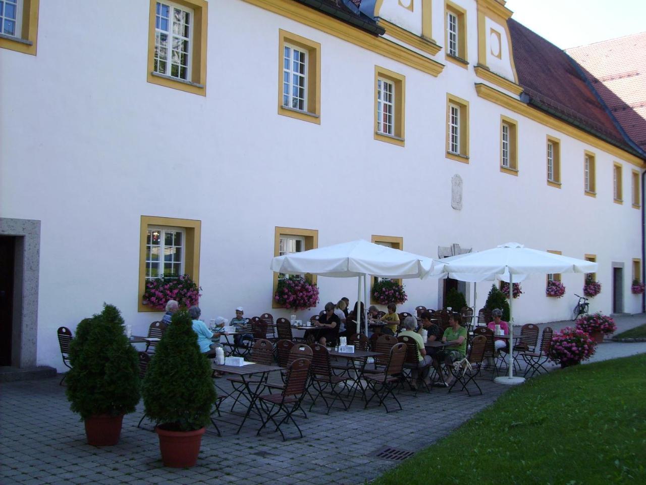 Tagungshaus Im Kloster Neresheim Hotel ภายนอก รูปภาพ
